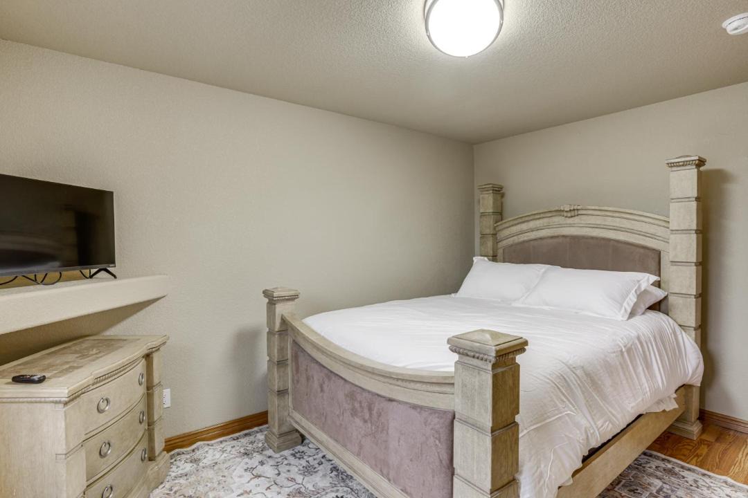Photo of Bedroom in Aurora