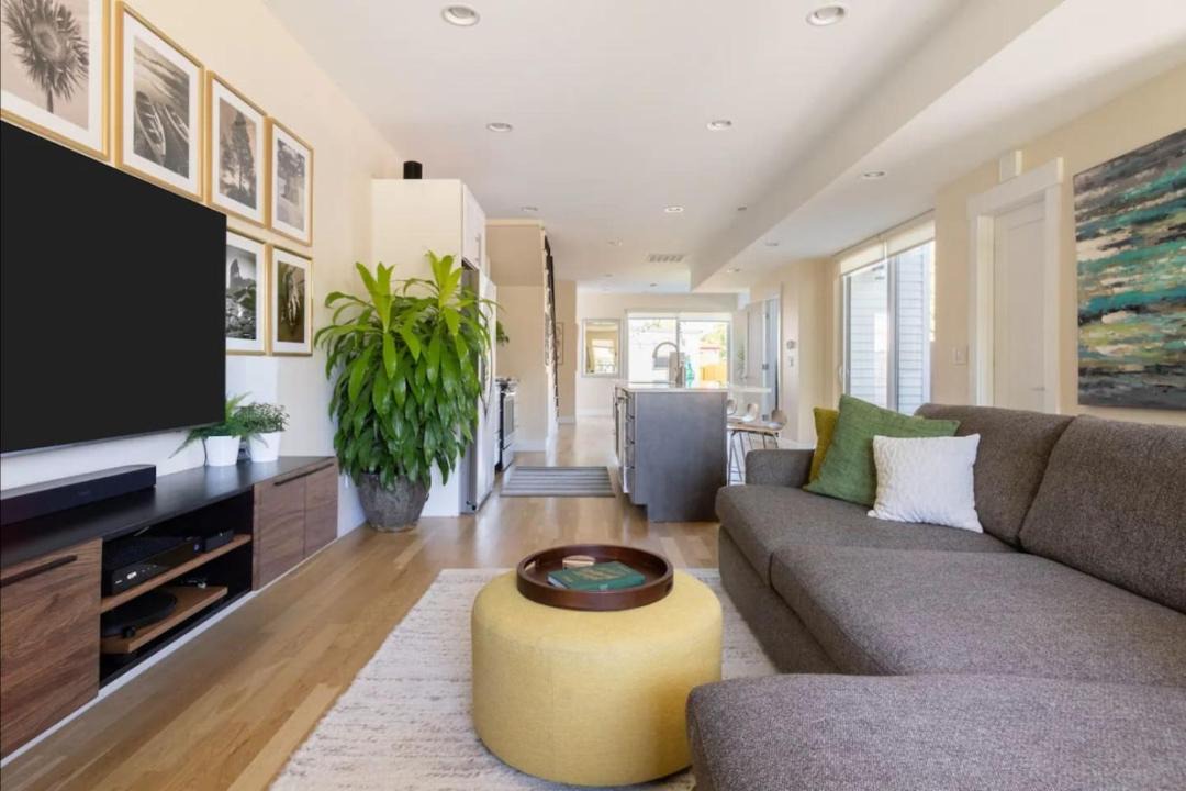Photo of Livingroom in Sunnyside