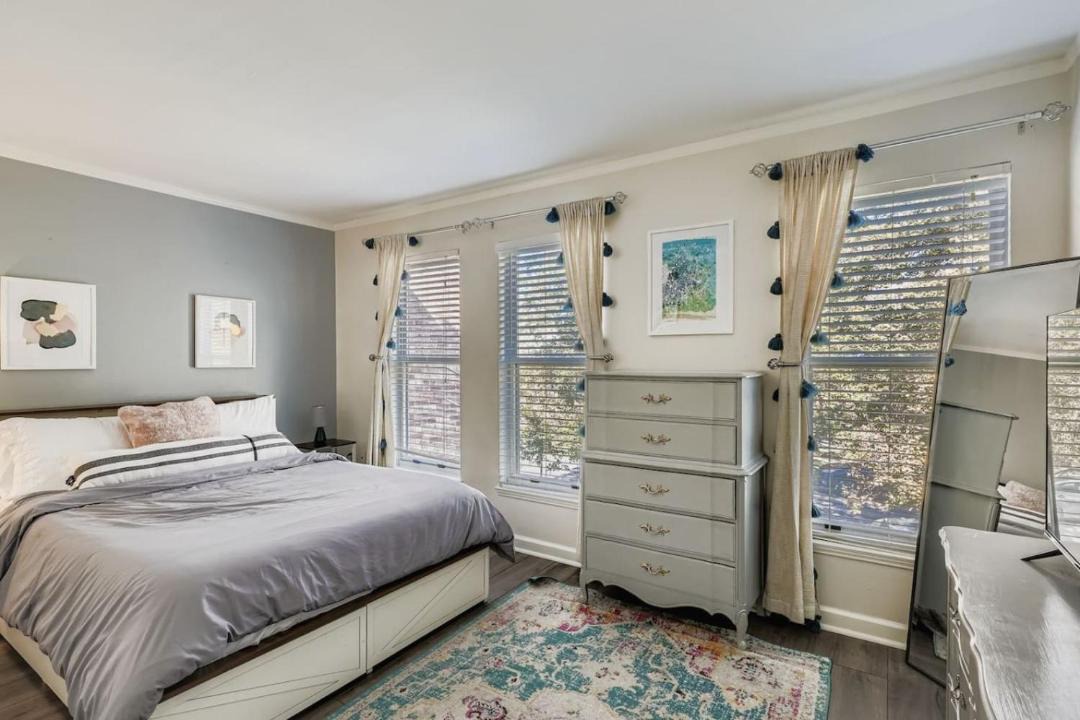 Photo of Bedroom in Lincoln Park