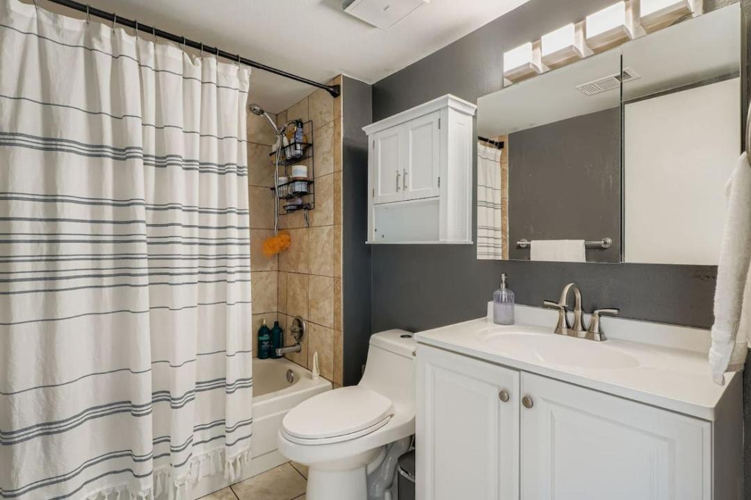 Photo of Bathroom in Lincoln Park