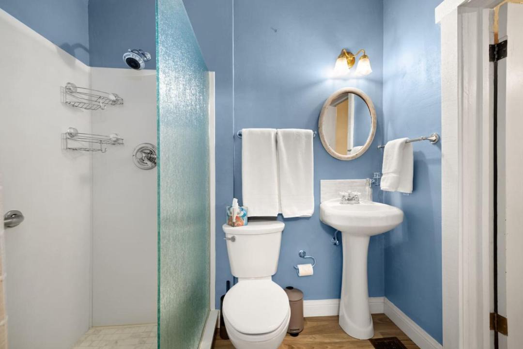 Photo of Bathroom in Golden