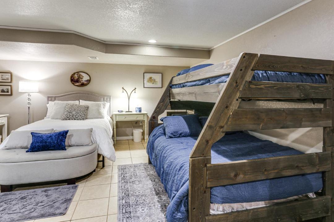 Photo of Bedroom in Columbine