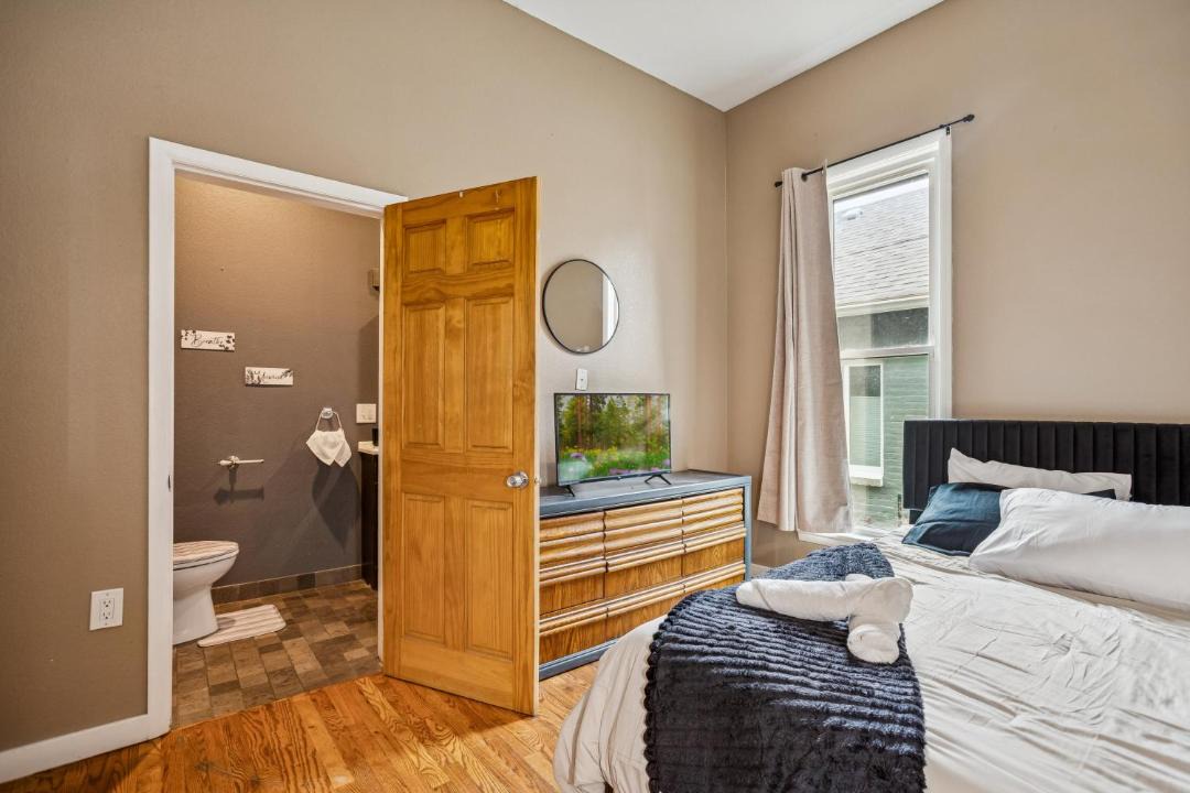 Photo of Bedroom in Lincoln Park