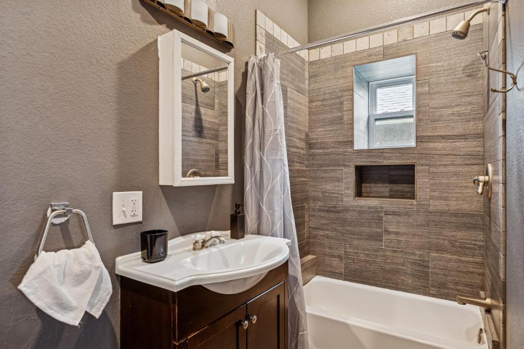Photo of Bathroom in Lincoln Park