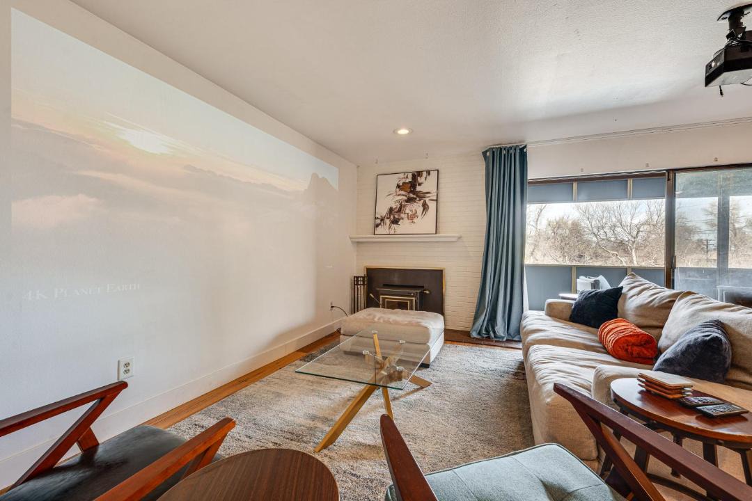 Photo of Livingroom in Whittier