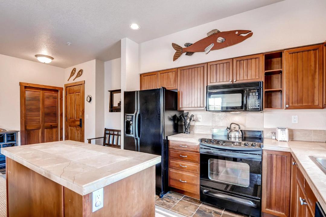 Photo of Kitchen in Peak 9