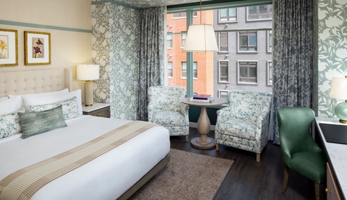 Deluxe Suite, Accessible (Rose Garden)