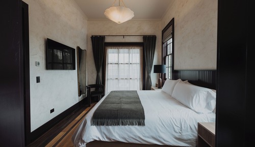 House, 1 King Bed (Atelier King)