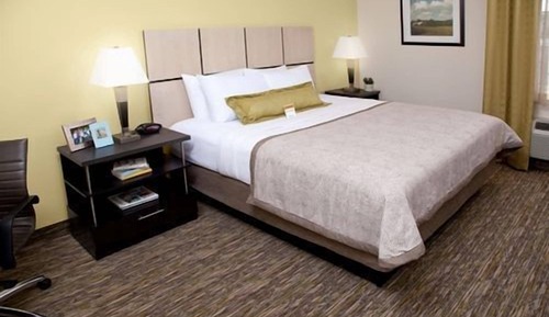 Studio Suite, 1 King Bed, Accessible (Accessible Tub)