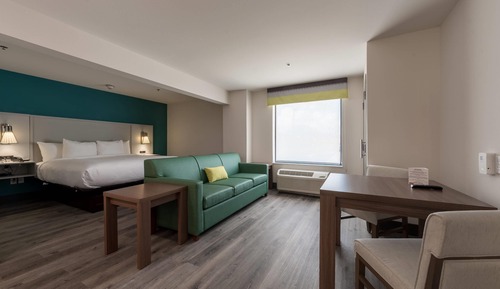 Suite, Multiple Beds, Non Smoking