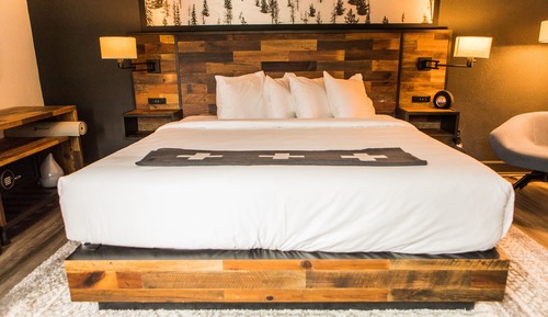 Room, 1 King Bed, Accessible (The Alpinist)