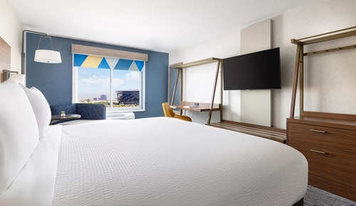 Standard Room, 1 King Bed (Allegiant Stadium View)