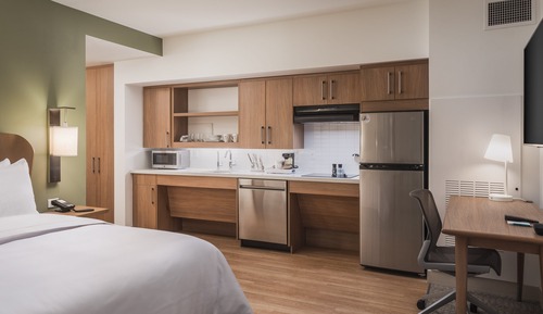 Studio, 1 King Bed with Sofa bed (Mobility/Hearing Access, Roll-in Shwr)
