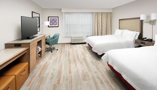 Room, 2 Queen Beds, Accessible, Bathtub