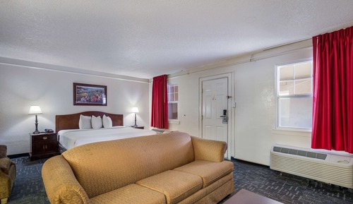 Deluxe Room, 1 King Bed, Smoking