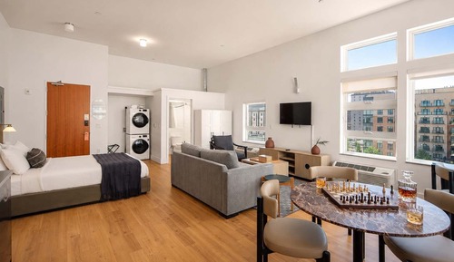Deluxe Apartment
