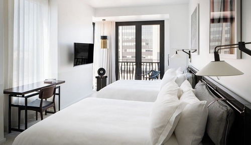 Room, 2 Queen Beds (Corner)
