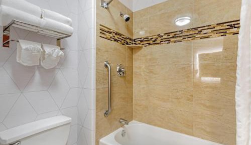 Queen Suite with Two Queen Beds and Sofa Bed - Pet Friendly/Non-Smoking