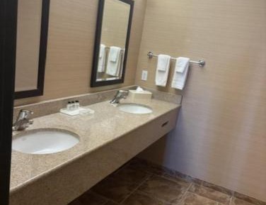 Executive Suite - Non-Smoking