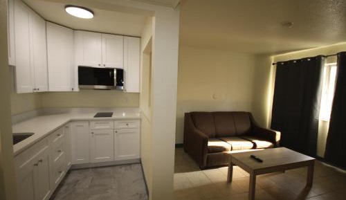 Double Suite - Mobility/Hearing Accessible with Roll-In Shower/Non-Smoking