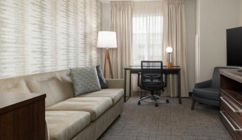 One-Bedroom King Suite with Sofa Bed - Hearing Accessible