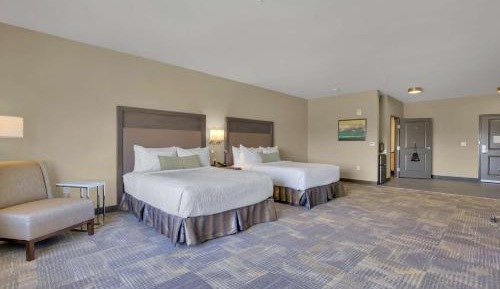 Queen Room with Two Queen Beds and Bath Tub - Disability Access/Non-Smoking 