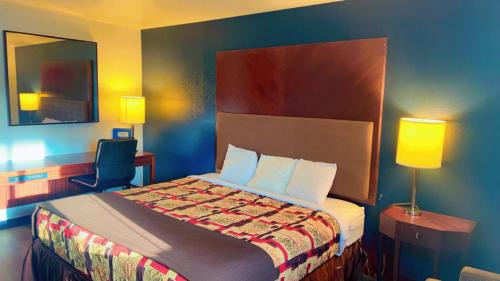 Queen Room with Two Queen Beds - Non-Smoking