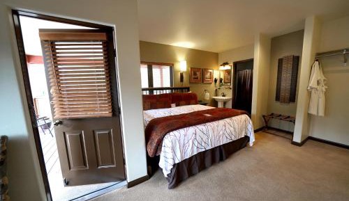 Deluxe King Room