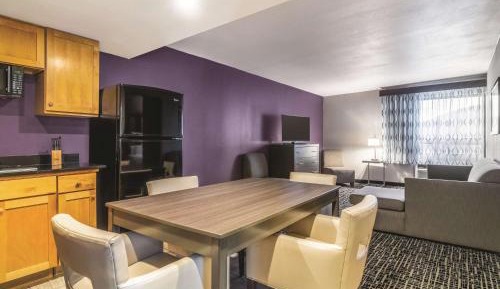 Suite with Two Queen Beds and View - Non-Smoking
