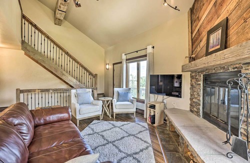 Fraser Apartment | 3-story Home w/Balcony ~ 6 Mi to Winter Park!