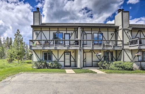 Fraser Apartment | 3-story Home w/Balcony ~ 6 Mi to Winter Park!