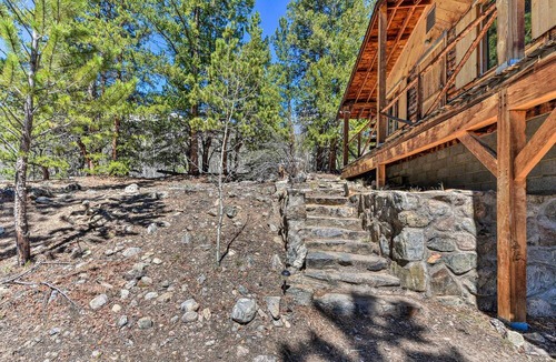 Twin Lakes Cottage | Idyllic Twin Lakes Escape w/Views of the Lakes