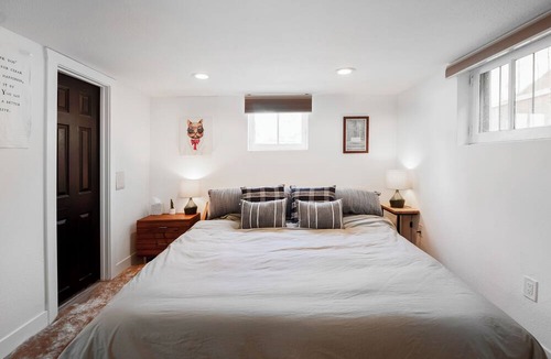 Barnum House | Stunning Getaway for Couples, Families, and Nomads