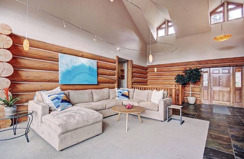 Baldy Mountain House | Experience luxury at 10 Southface, a spacious 4BR home in Breckenridge with mountain views.