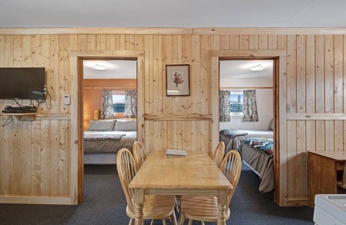 South Fork Cabin | Cozy South Fork cabin with kitchen, shared grill, and free WiFi - dogs welcome