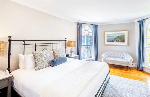 Historic Hill Bed & Breakfast | Serenity Inn Newport
