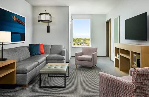 Dupont Hotel | Hyatt Place Peña Station/Denver Airport