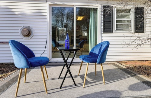 Saratoga Springs Cottage | Pet-friendly Home w/Patio: 4 Mi to Saratoga Spa!