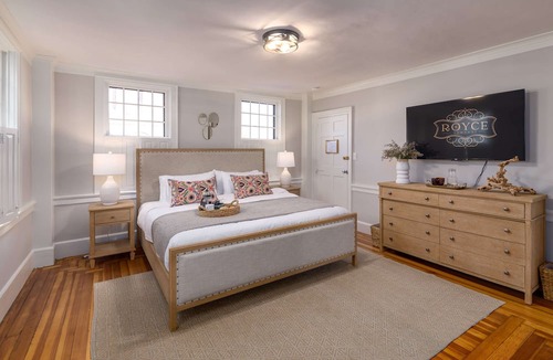 Newport House | The Royce - Two Luxury Family Homes in Downtown Newport