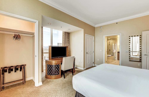 Las Vegas Apartment | Large 1BR at MGM With Strip View