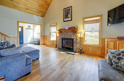 Slatyfork Farm Cottage | Scenic Getaway, 10 Mi to Snowshoe Mountain & Lake!