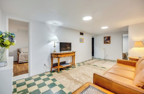Pleasant Valley Cottage | Walk to Old Colorado City: Home w/Fenced Yard
