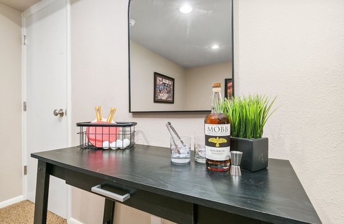 Fort Collins House | The Rustic Retreat - Pet Friendly w/Fenced Yard