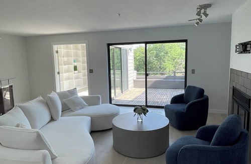 Lower Arapahoe Condo | Stylish Downtown 2BR Condo in West End