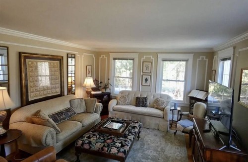 Top of the Hill House | Lovely 4 bdrm home- perfect location- walk to beach and town. Parking/EV Chrgpnt