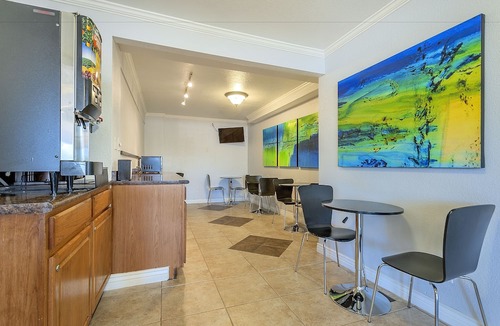 West Colorado Springs Hotel | Super 8 by Wyndham Colorado Springs/Chestnut Street