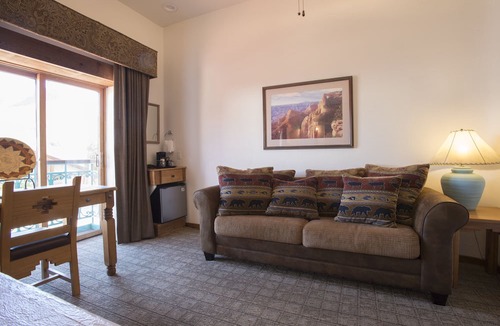 Golden Hotel | Table Mountain Inn