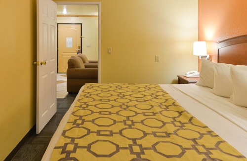 Northeast Colorado Springs Hotel | Baymont by Wyndham Garden of the Gods / Colorado Springs