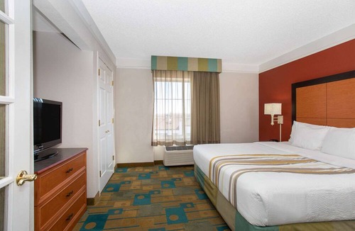 Lakewood Hotel | La Quinta Inn & Suites by Wyndham Denver Southwest Lakewood