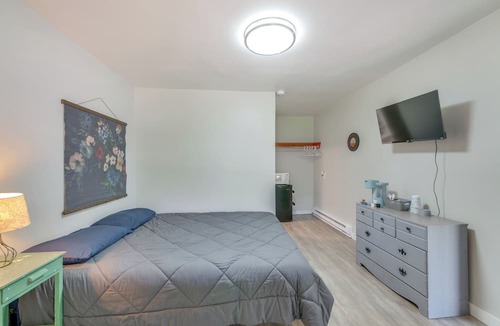 Schroon Lake Apartment | Cozy Room Near Schroon Lake Marina, Town & Beach!